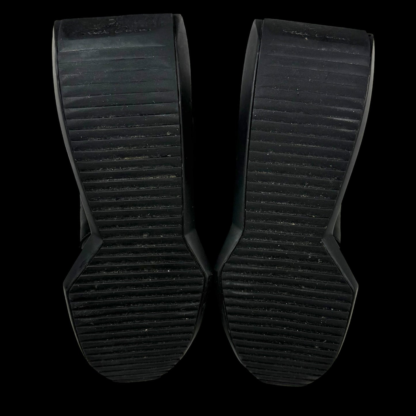 Rick Owens x Adidas Tech Runner ‘Triple Black’ (US8/UK6.5/EU40)