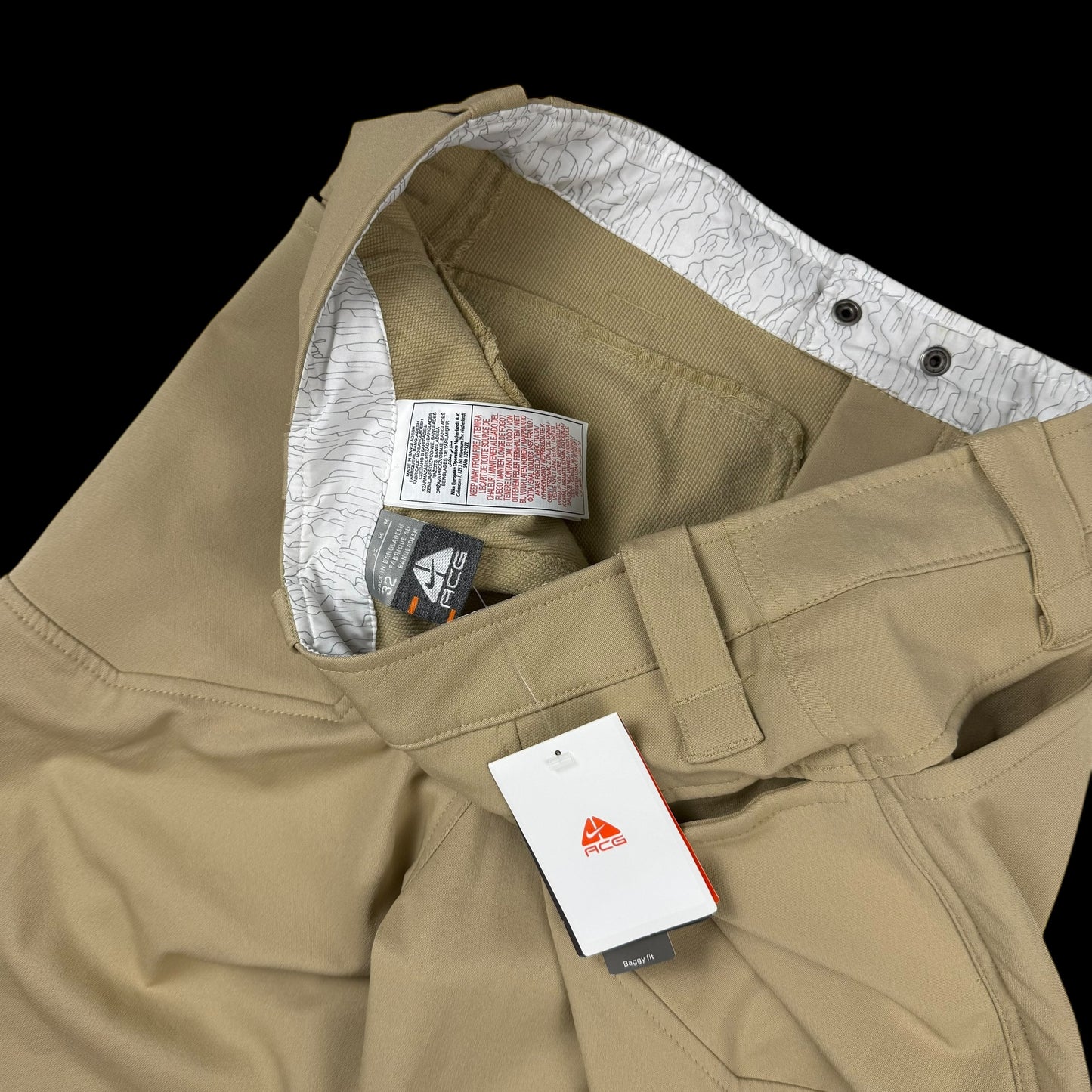 Vintage Nike ACG Cargo Pants Beige (Size M)