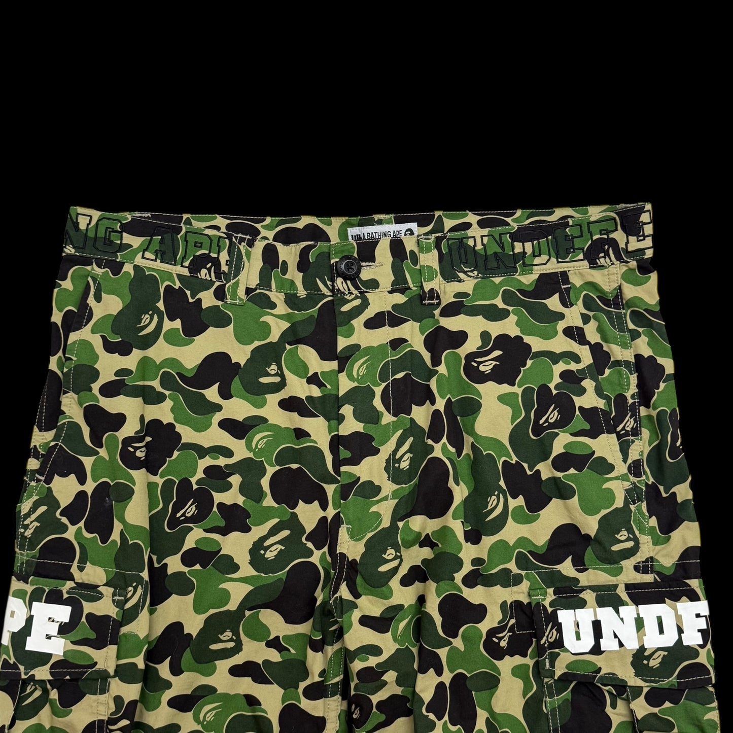BAPE (A Bathing Ape) x Undefeated Camo Cargo Pants Green (Size L)