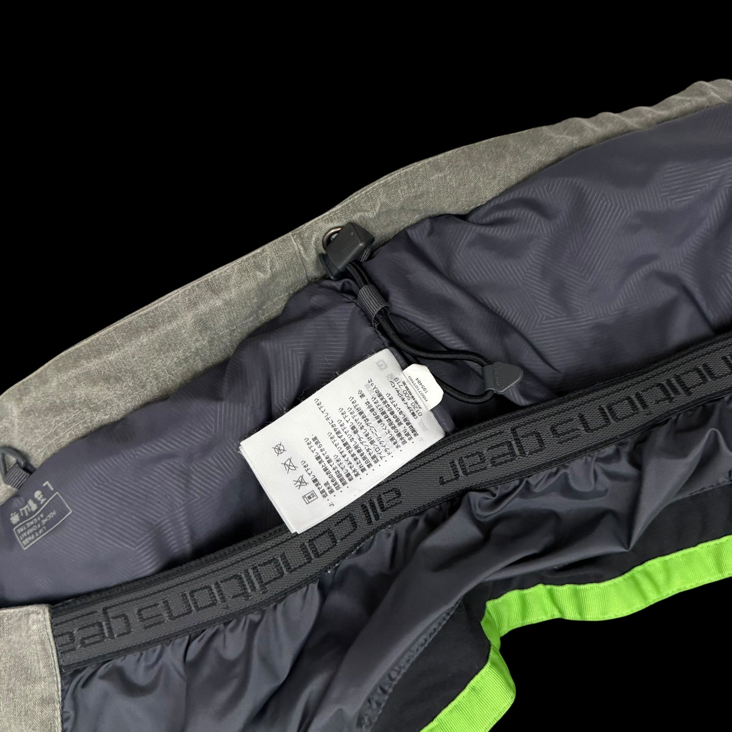 Nike ACG AW05 Storm-Fit Multi-Pocket Jacket Stone (Size L)