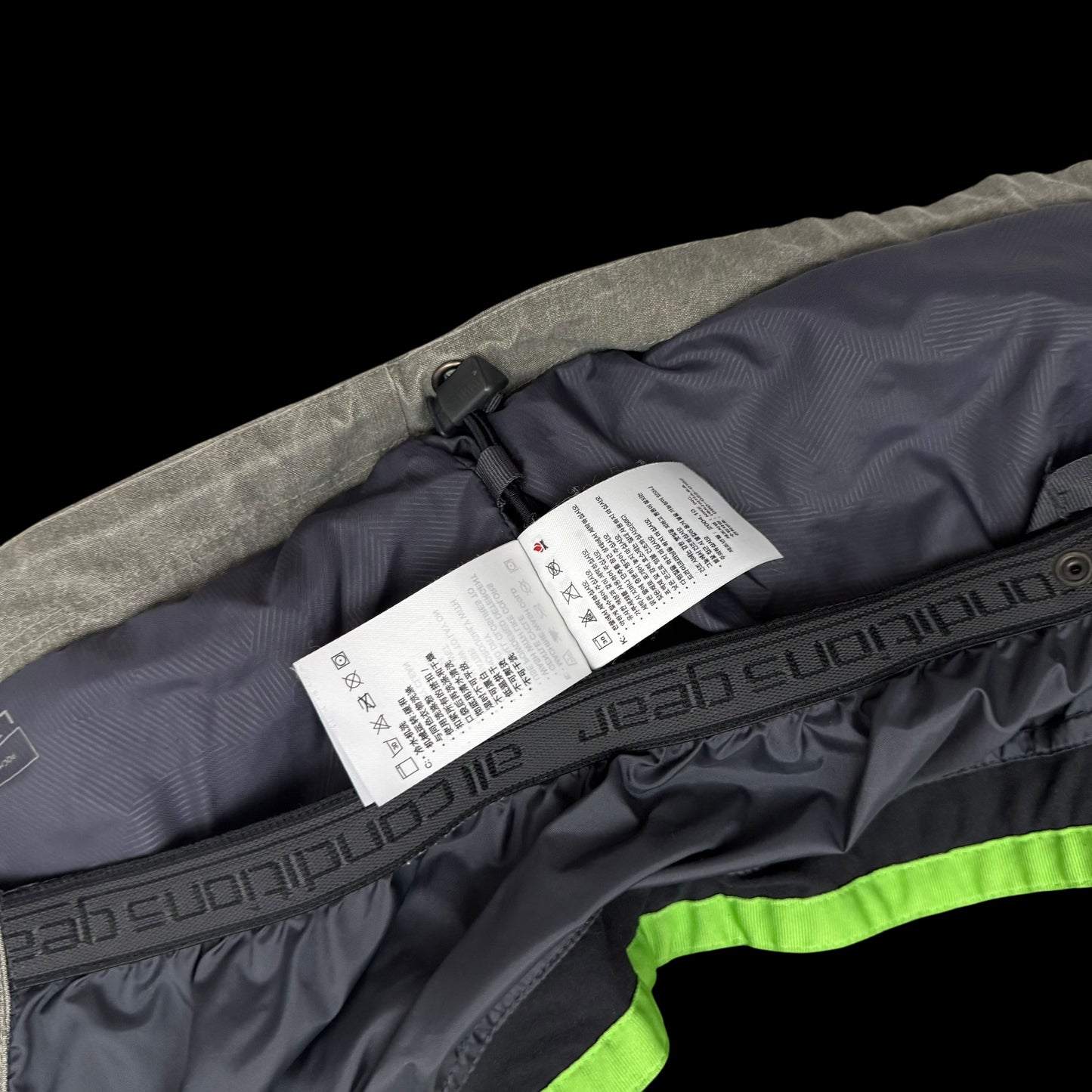 Nike ACG AW05 Storm-Fit Multi-Pocket Jacket Stone (Size L)