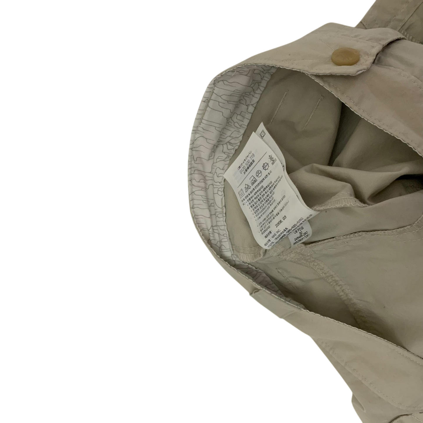 Nike ACG 2000s Cargo Shorts Beige (Size 32”)