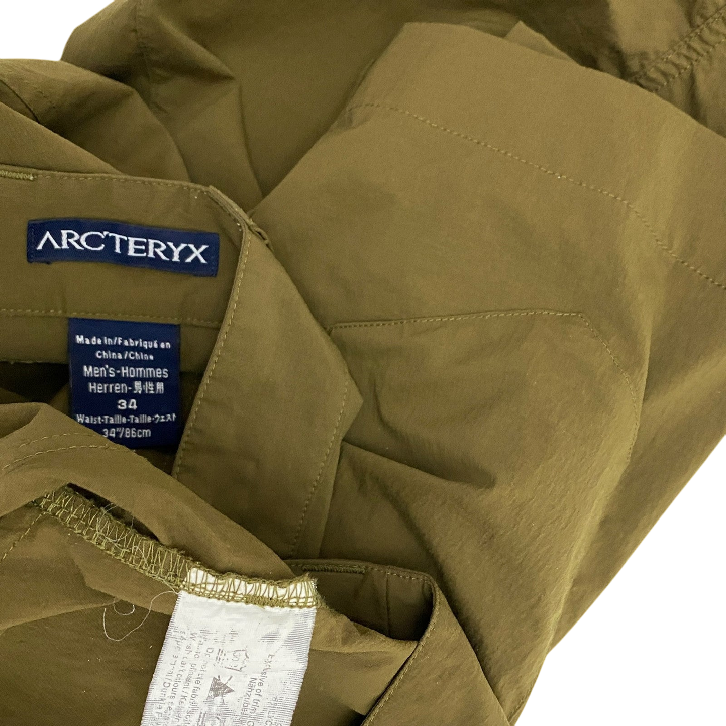Arc’teryx 2000s Cargo Shorts Brown-Green (Size 34”)