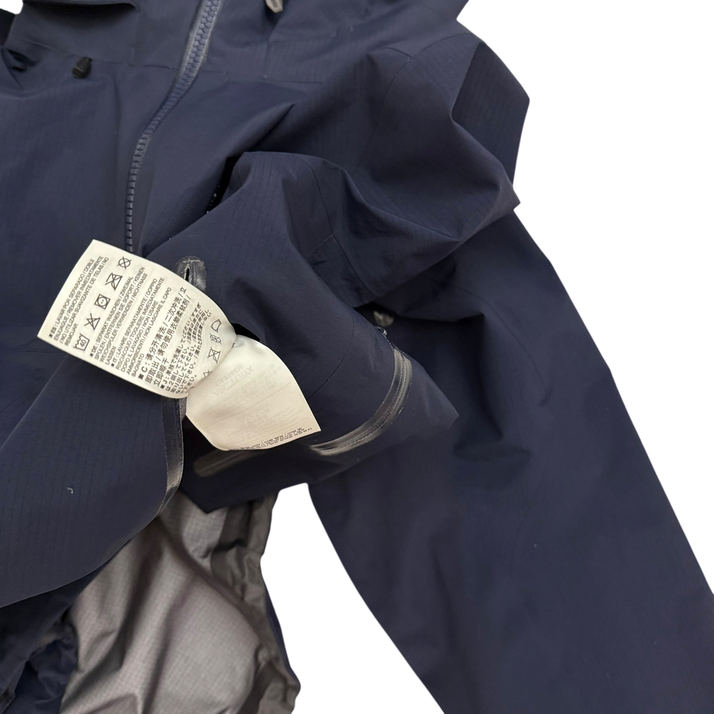 Arc'teryx Beta AR Gore-Tex Pro Jacket Navy (Size L)