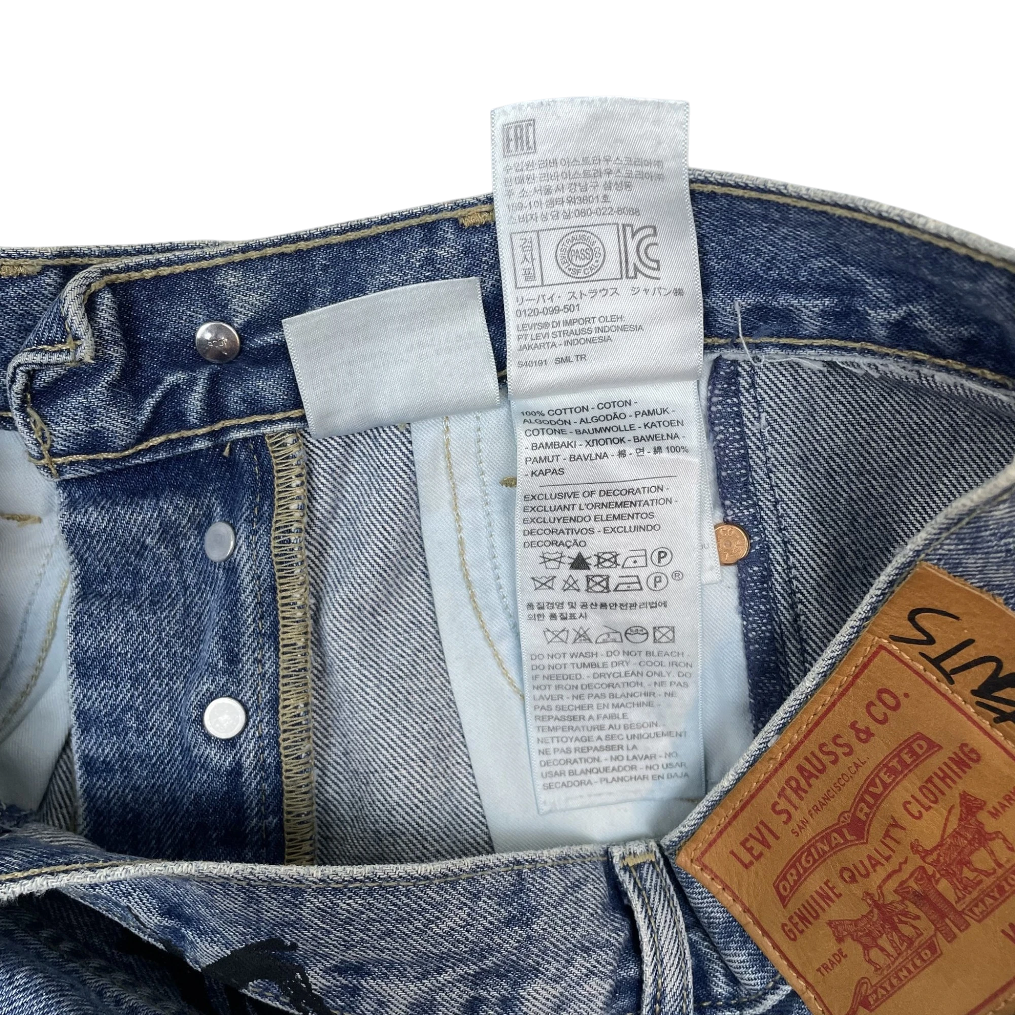 Levi’s x Vetements AW19 Tribal Sticker Patchwork Jeans Blue (Size XS)