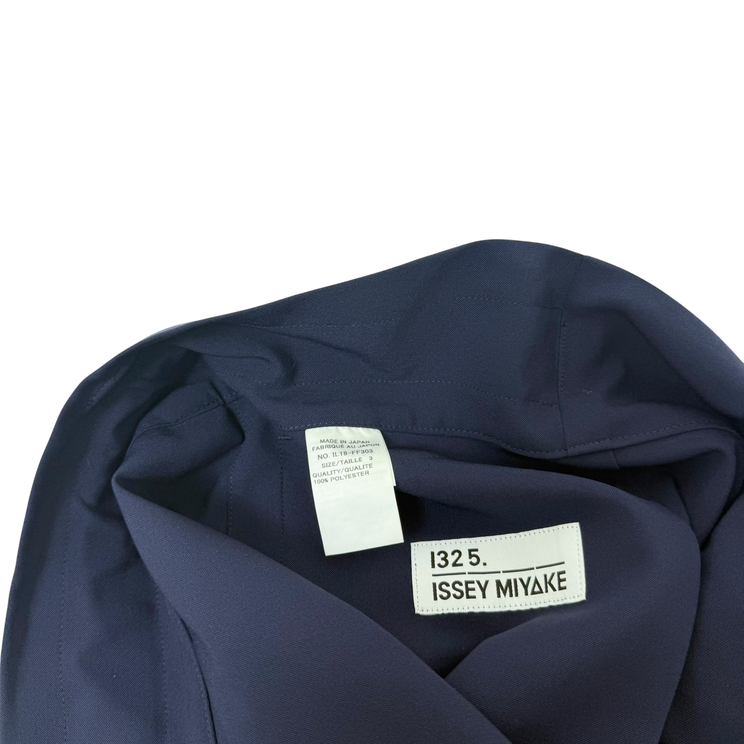 Issey Miyake 132 5. Flat Bottoms Shorts Navy (Size 3)