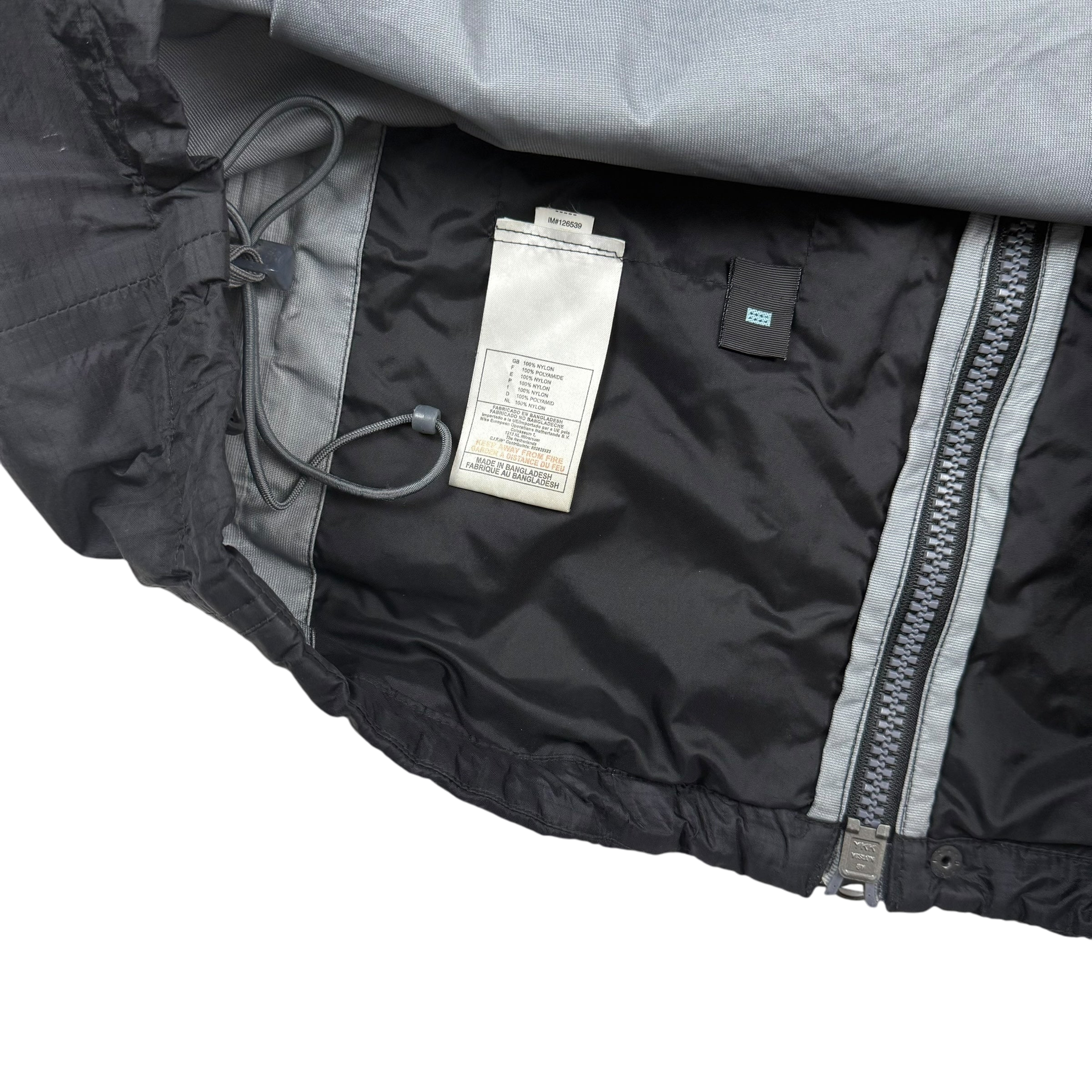 Nike ACG 00s Ripstop Nylon Shell Jacket Black (Fits M-L)