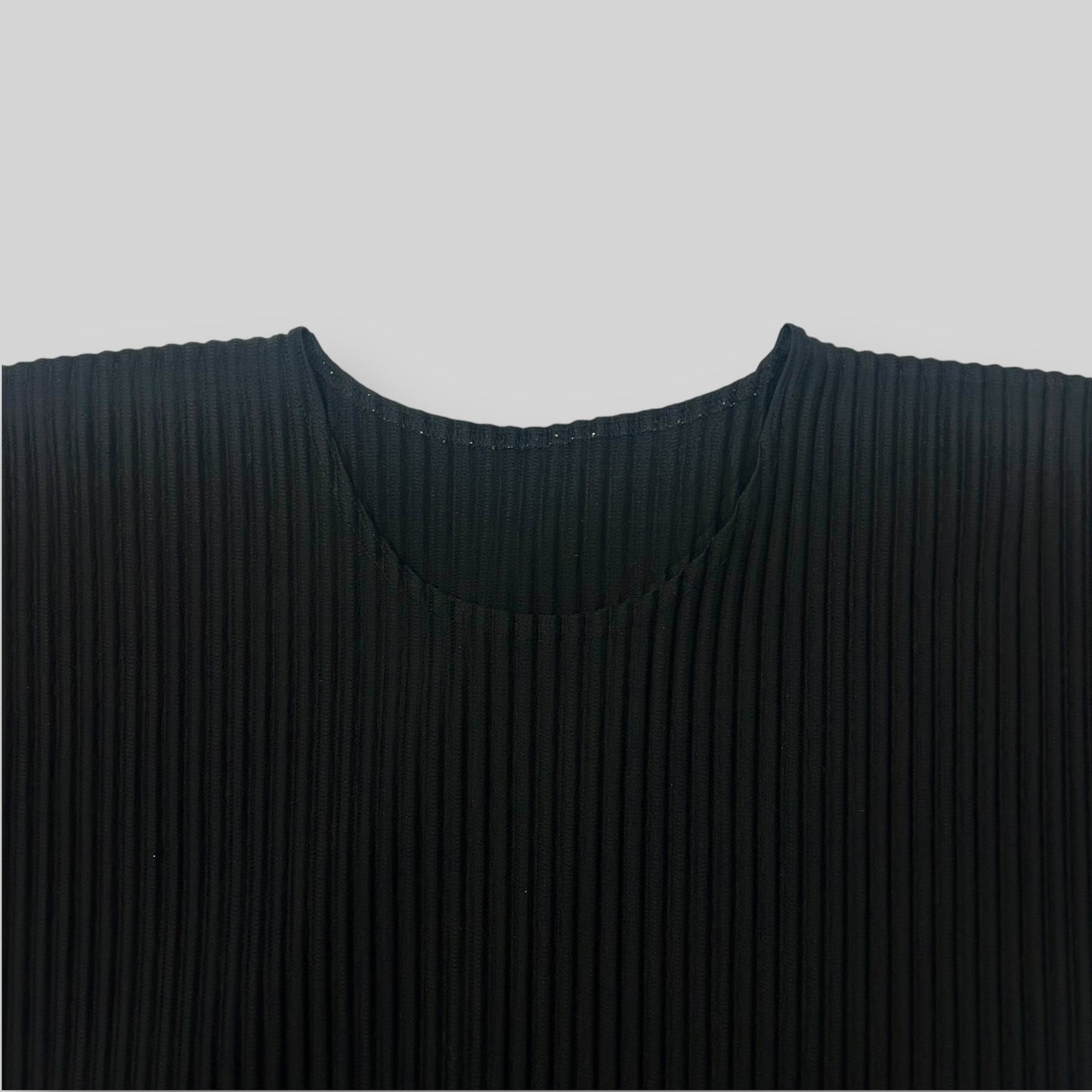 Issey Miyake Homme Plissé T-Shirt Black (Fits S-M)