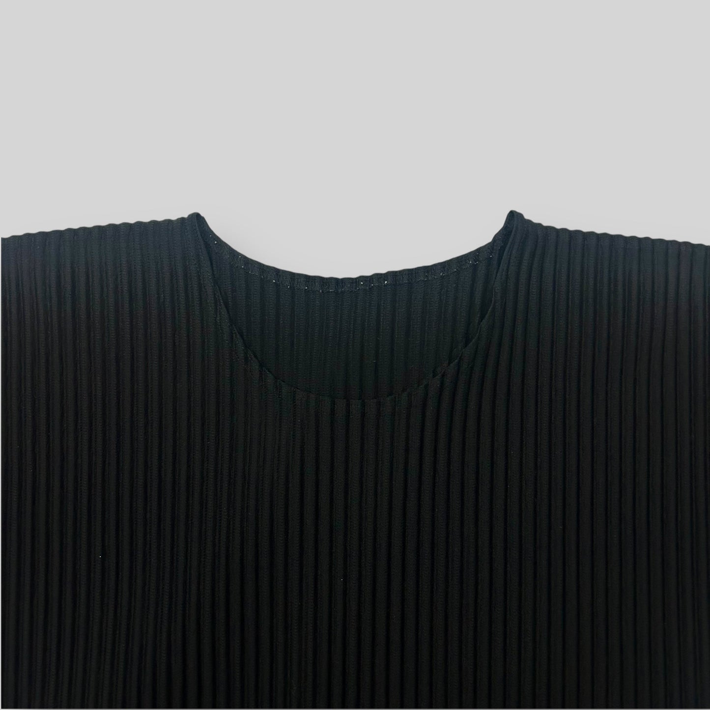 Issey Miyake Homme Plissé T-Shirt Black (Fits S-M)