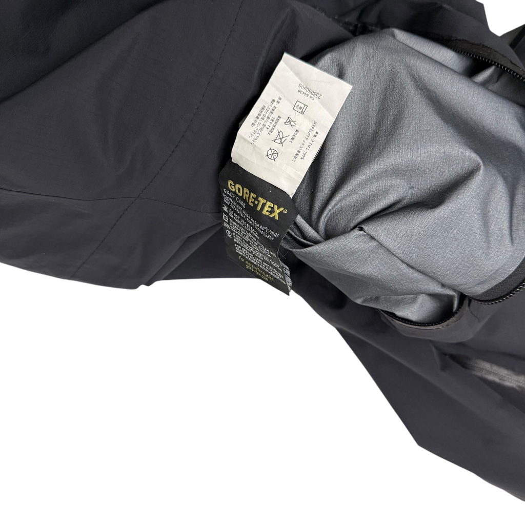 Arc'teryx 00s Theta AR Gore-Tex Pro Jacket Black (Size XXL)