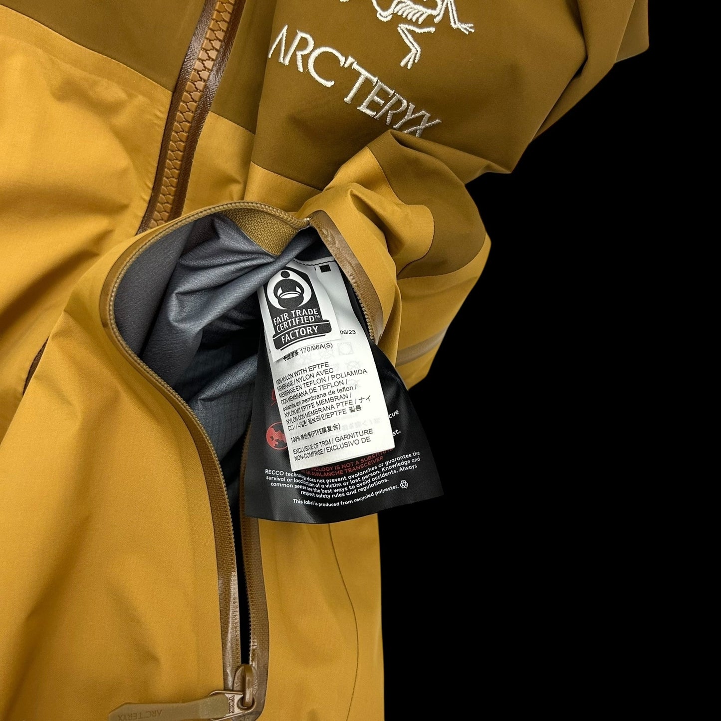 Arc'teryx Beta AR Goretex Jacket in ‘Yukon’ (Brown) (Size M)