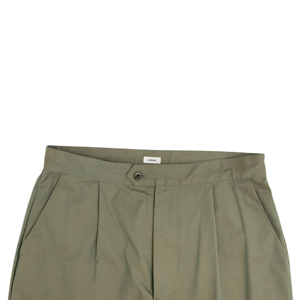 Blurhms Pleated Trousers Olive (Size 32”)