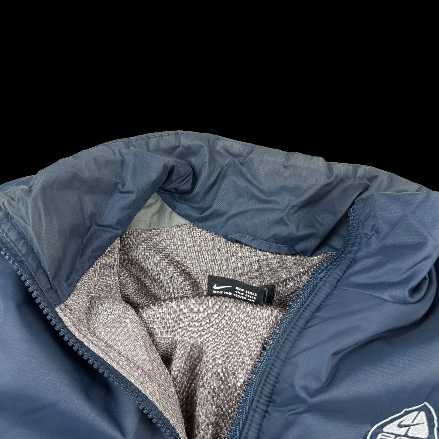 Nike ACG 00s Insulated Jacket Blue (Size M)