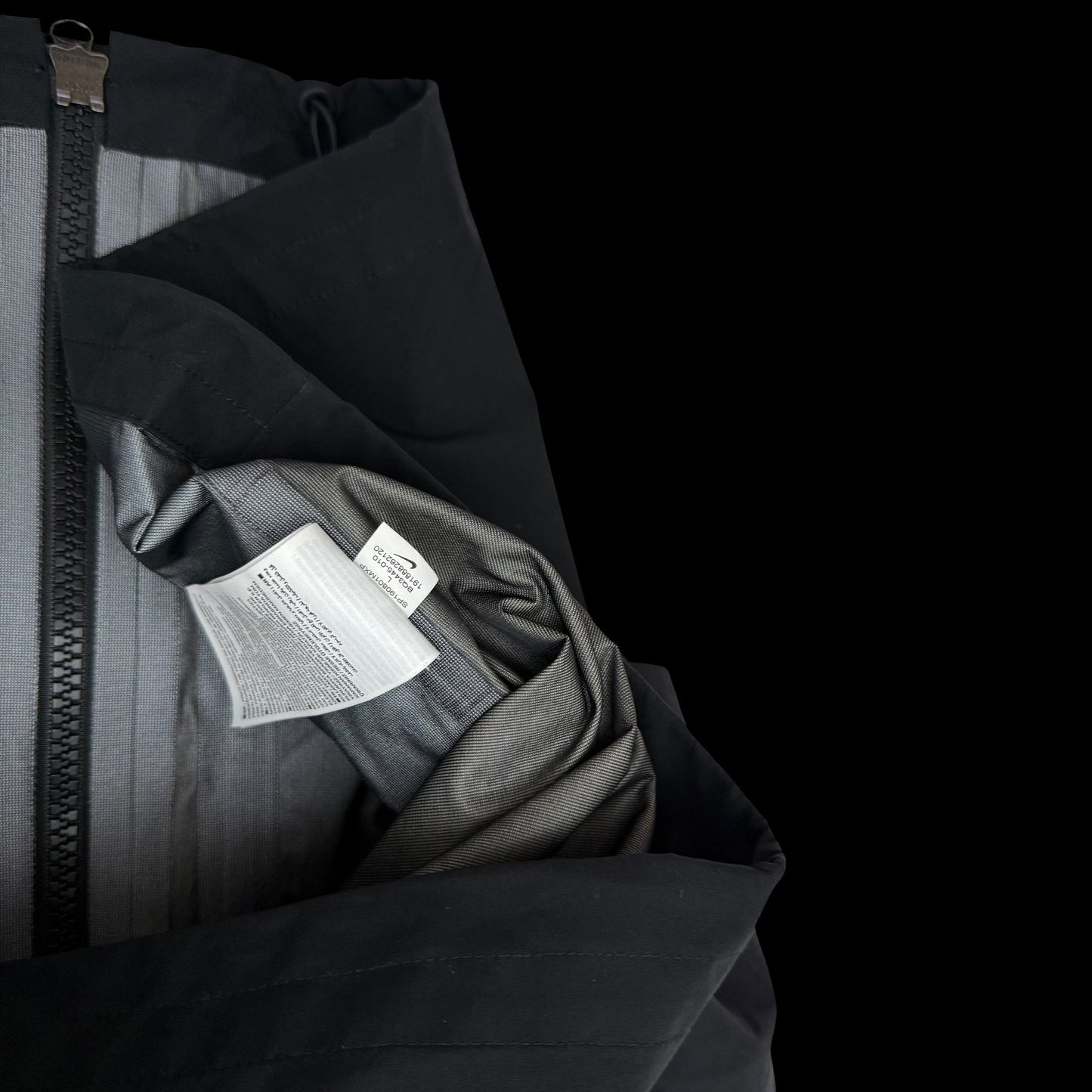 Nike ACG Goretex Jacket (Fits L-XL)