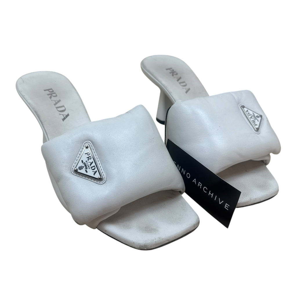 Bottega Venetta Cream Lambskin Sandals (Size 40)