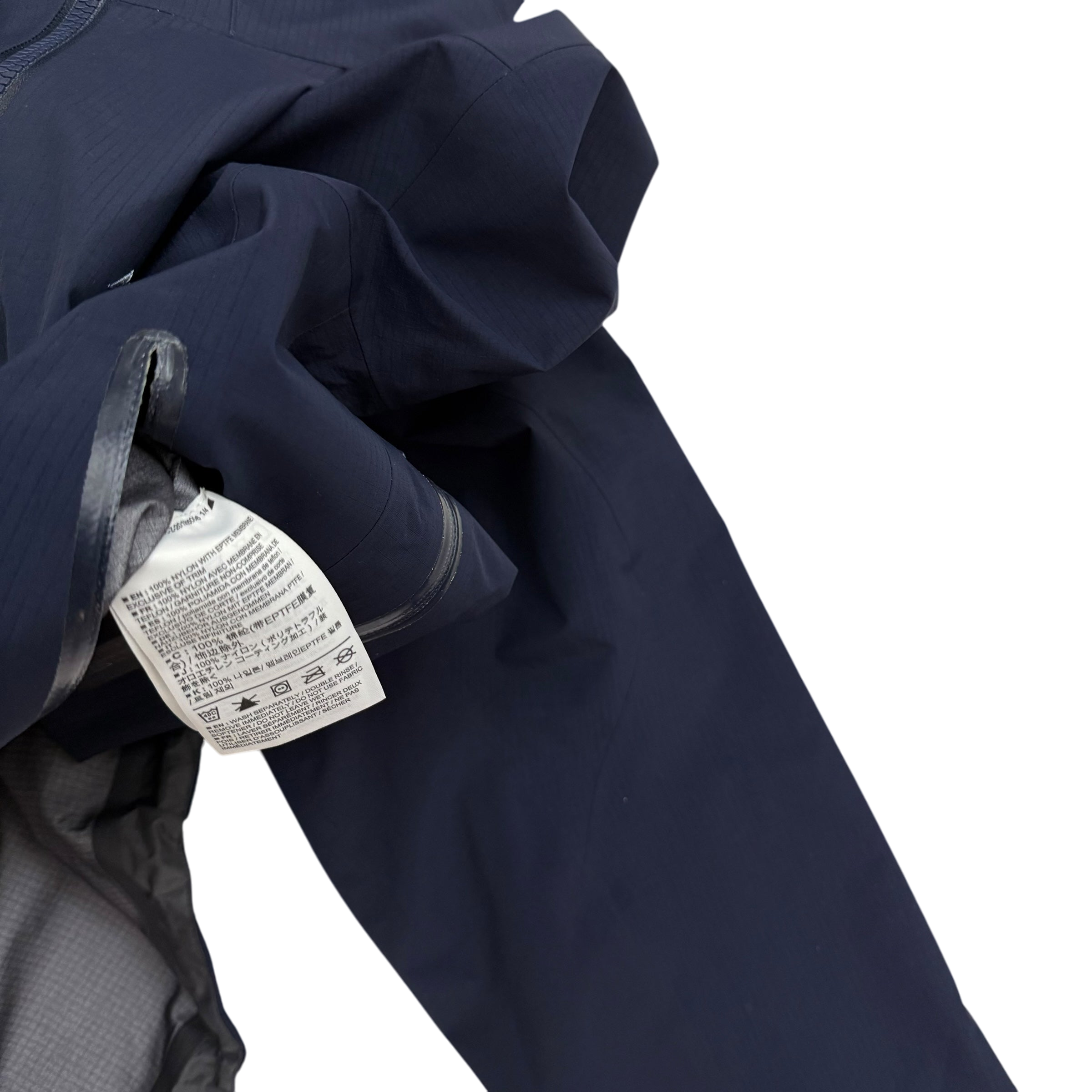 Arc'teryx Beta AR Gore-Tex Pro Jacket Navy (Size L)