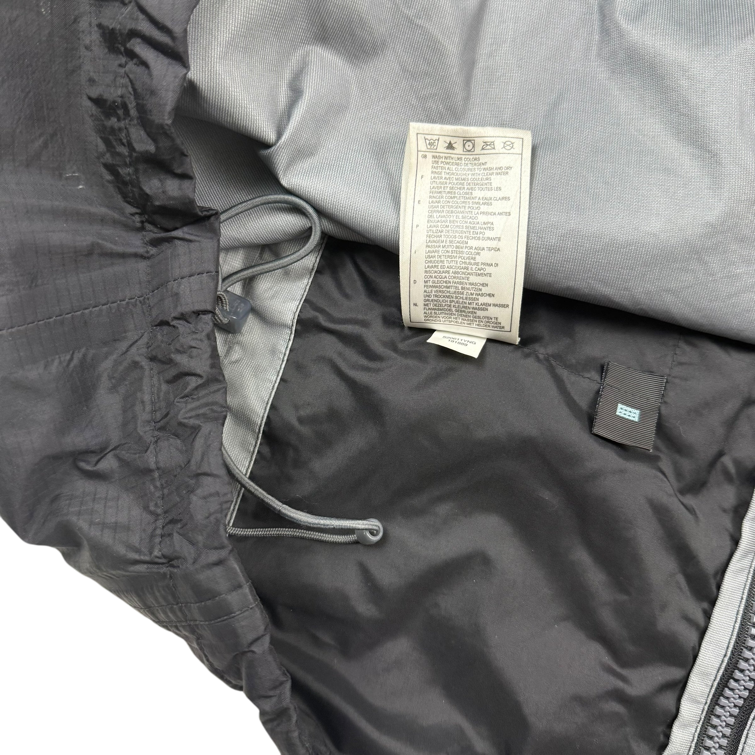 Nike ACG 00s Ripstop Nylon Shell Jacket Black (Fits M-L)