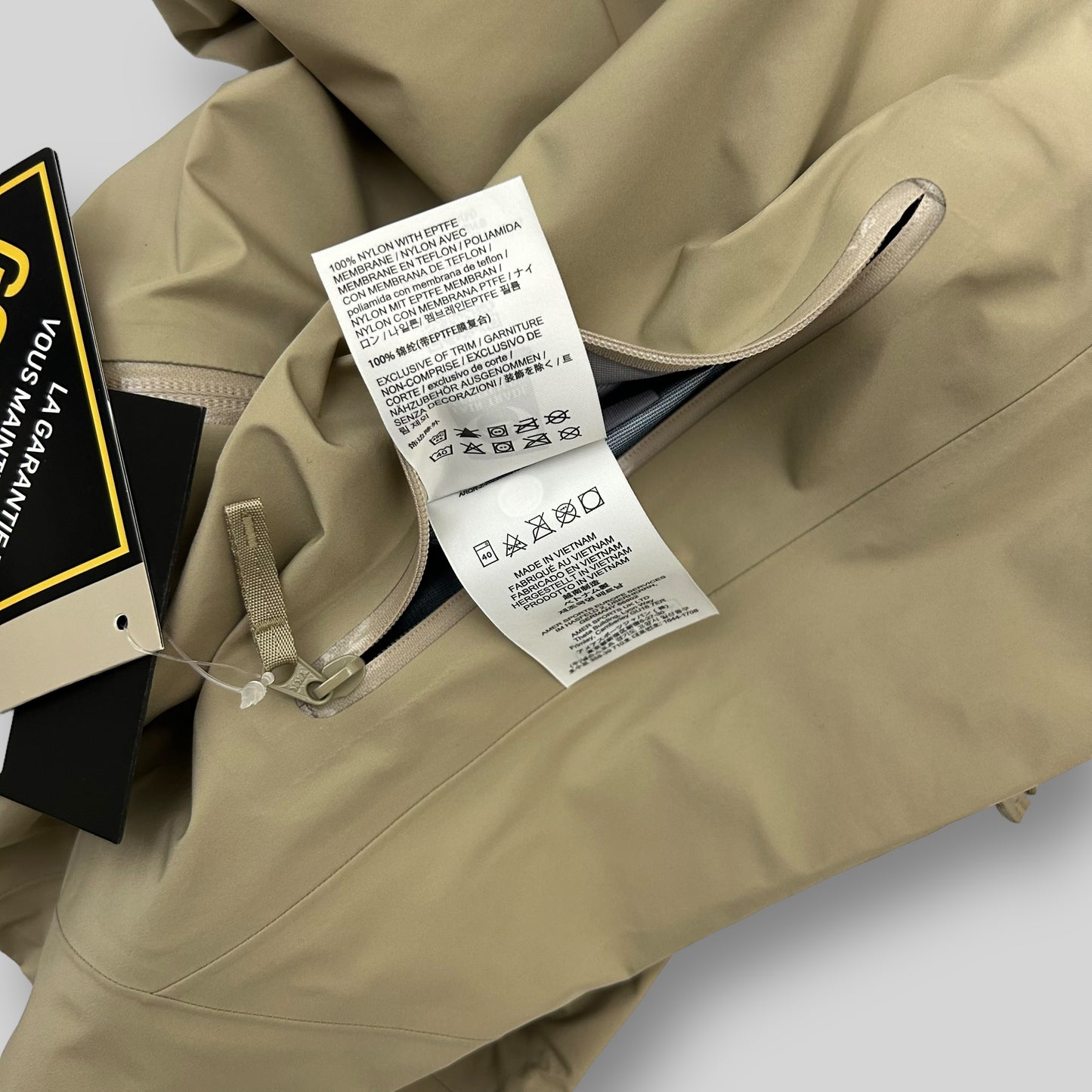 Arc'teryx Beta LT Gortex Jacket ‘Smoke Bluff’ (Beige) (Size L)