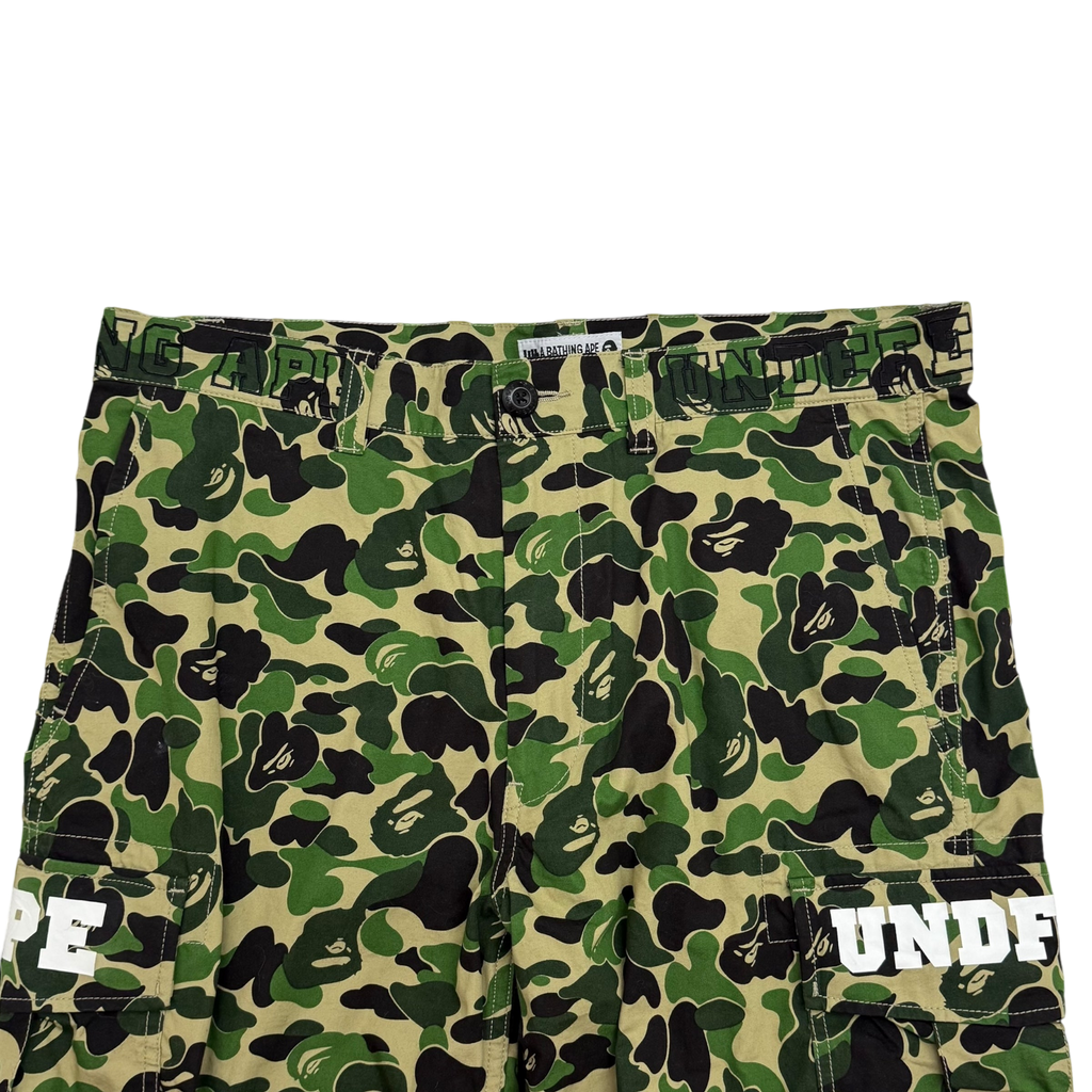 BAPE (A Bathing Ape) x Undefeated Camo Cargo Pants Green (Size L)