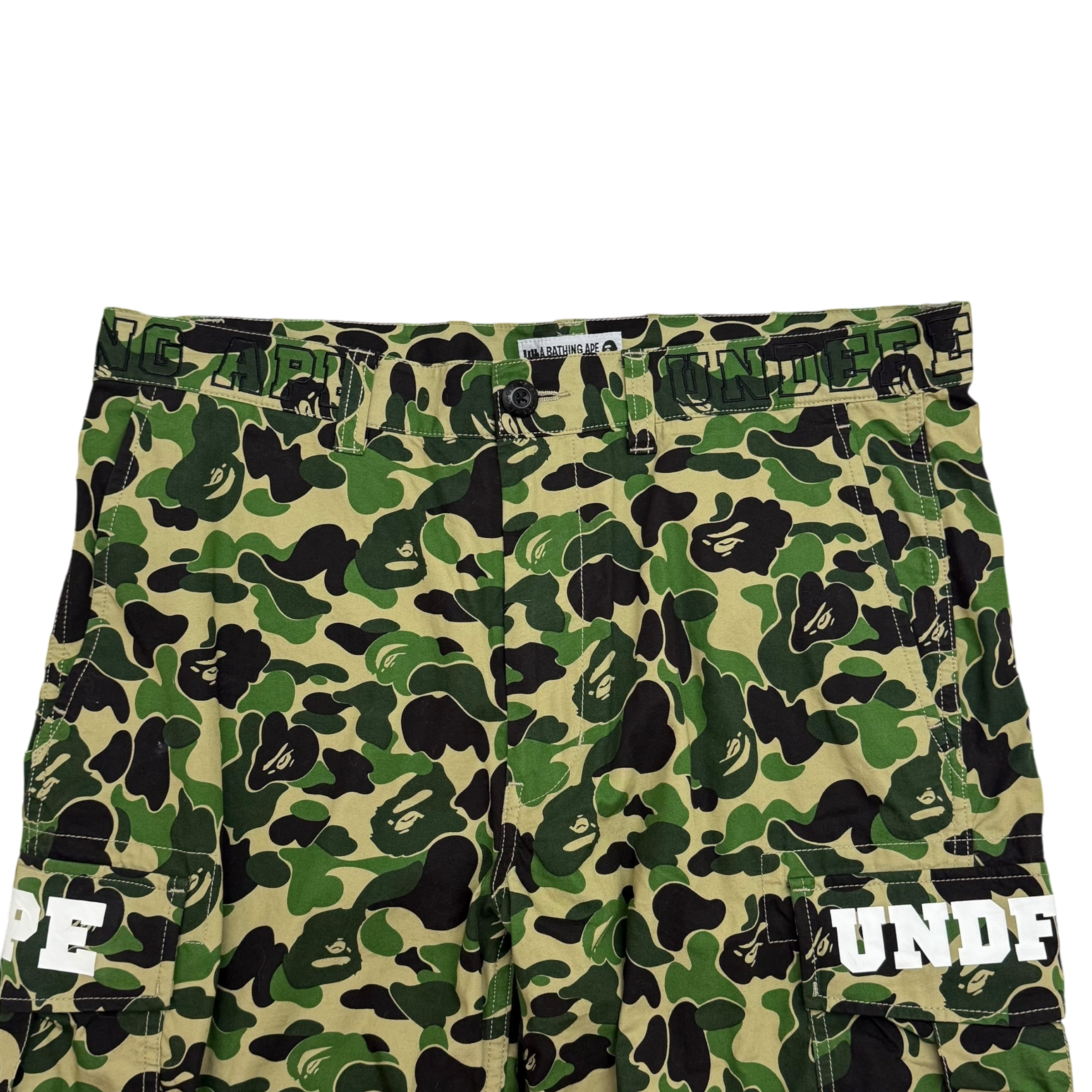 BAPE (A Bathing Ape) x Undefeated Camo Cargo Pants Green (Size L)