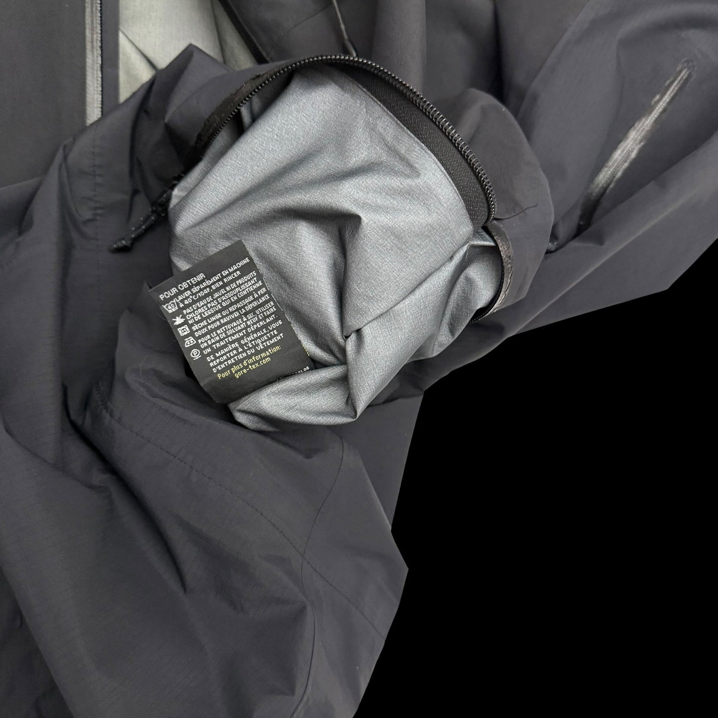 Arc'teryx 00s Theta AR Gore-Tex Pro Jacket Black (Size XXL)
