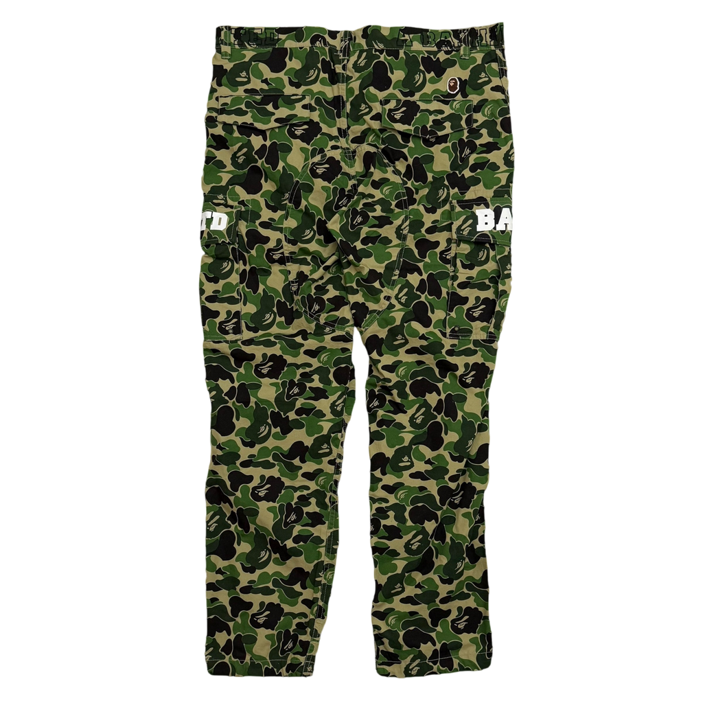 BAPE (A Bathing Ape) x Undefeated Camo Cargo Pants Green (Size L)