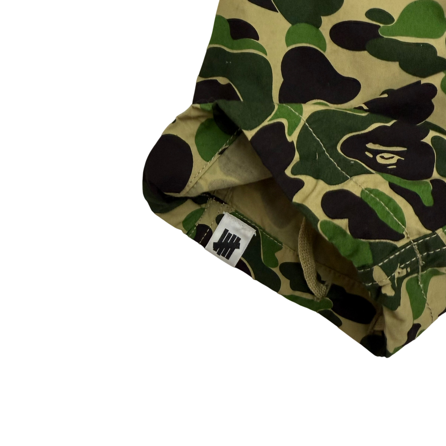 BAPE (A Bathing Ape) x Undefeated Camo Cargo Pants Green (Size L)