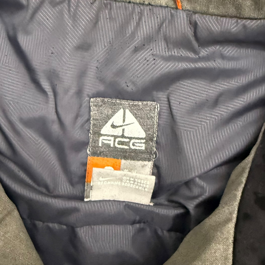 Nike ACG AW05 Storm-Fit Multi-Pocket Jacket Stone (Size L)