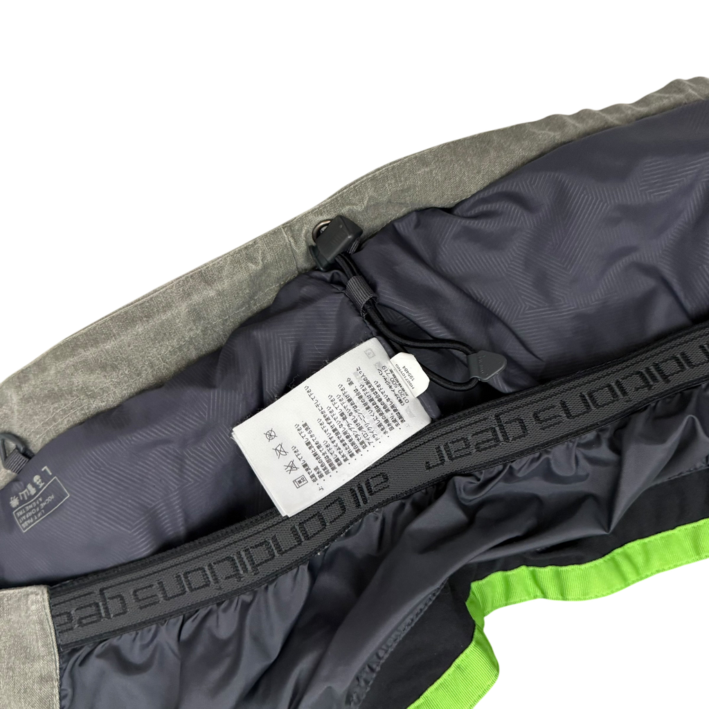 Nike ACG AW05 Storm-Fit Multi-Pocket Jacket Stone (Size L)