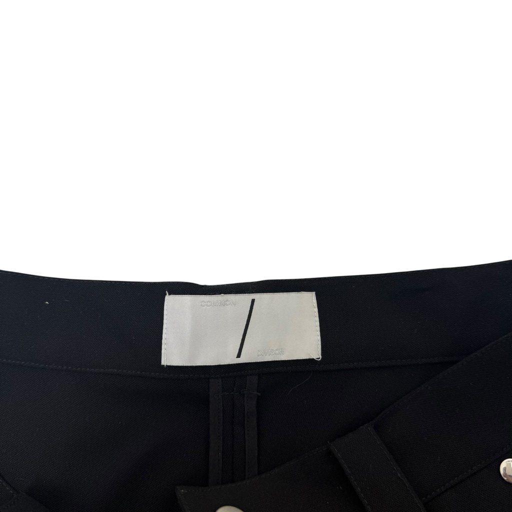 Common Divisor Innes Shorts Black (Size 2)