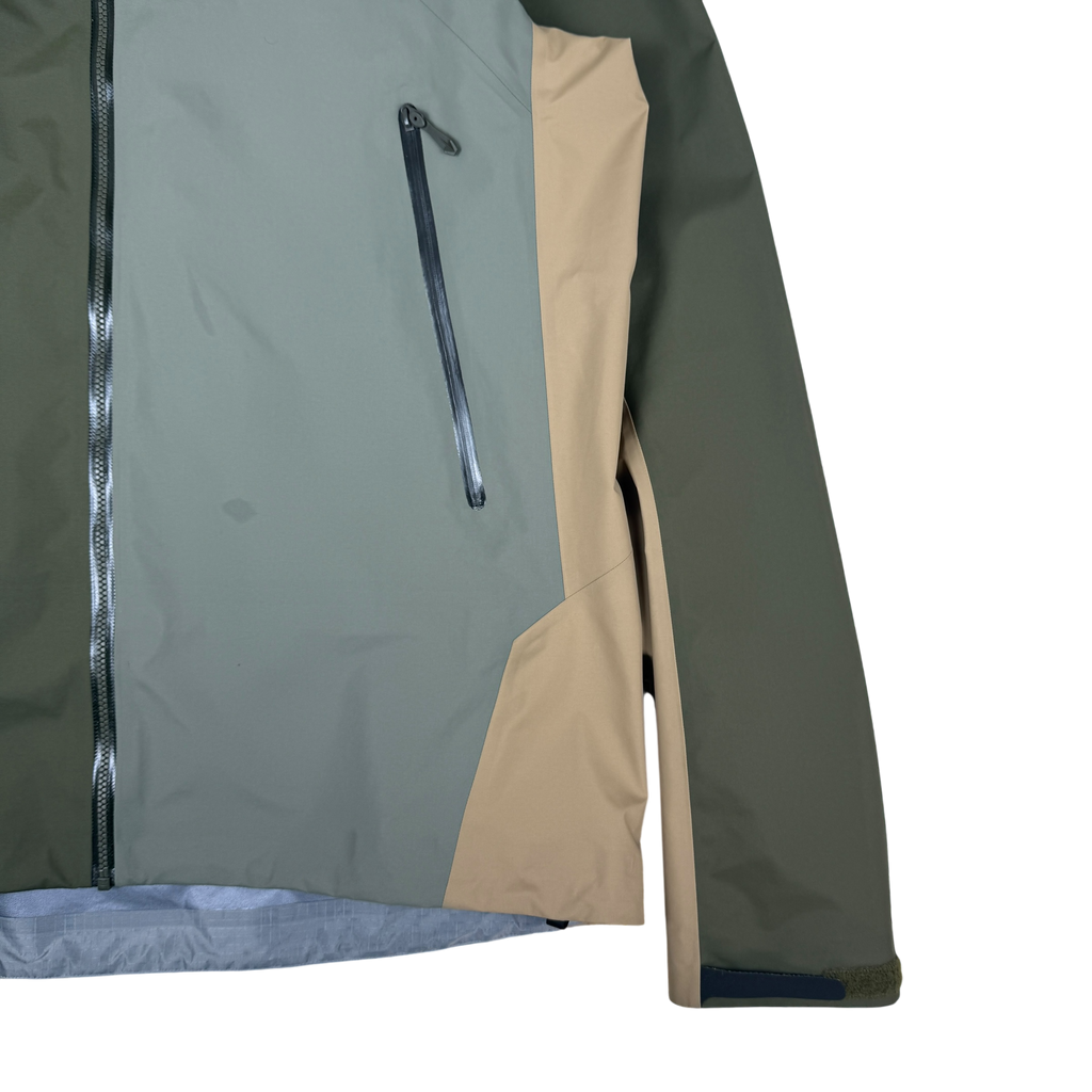 Arc’teryx AW24 Beta Goretex Jacket ‘Forage/Tatsu/Canvas’ (Size L)