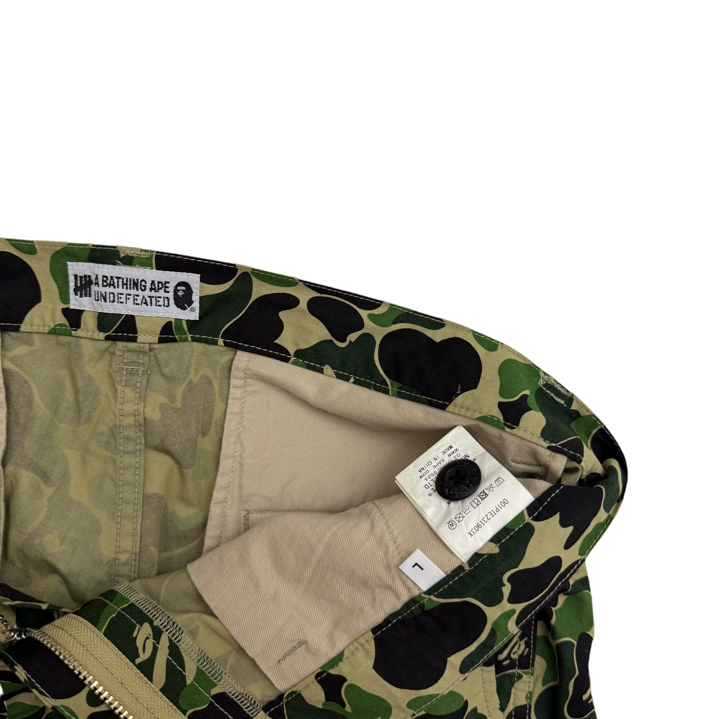 BAPE (A Bathing Ape) x Undefeated Camo Cargo Pants Green (Size L)