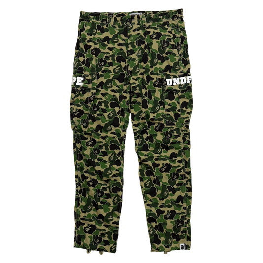 BAPE (A Bathing Ape) x Undefeated Camo Cargo Pants Green (Size L)