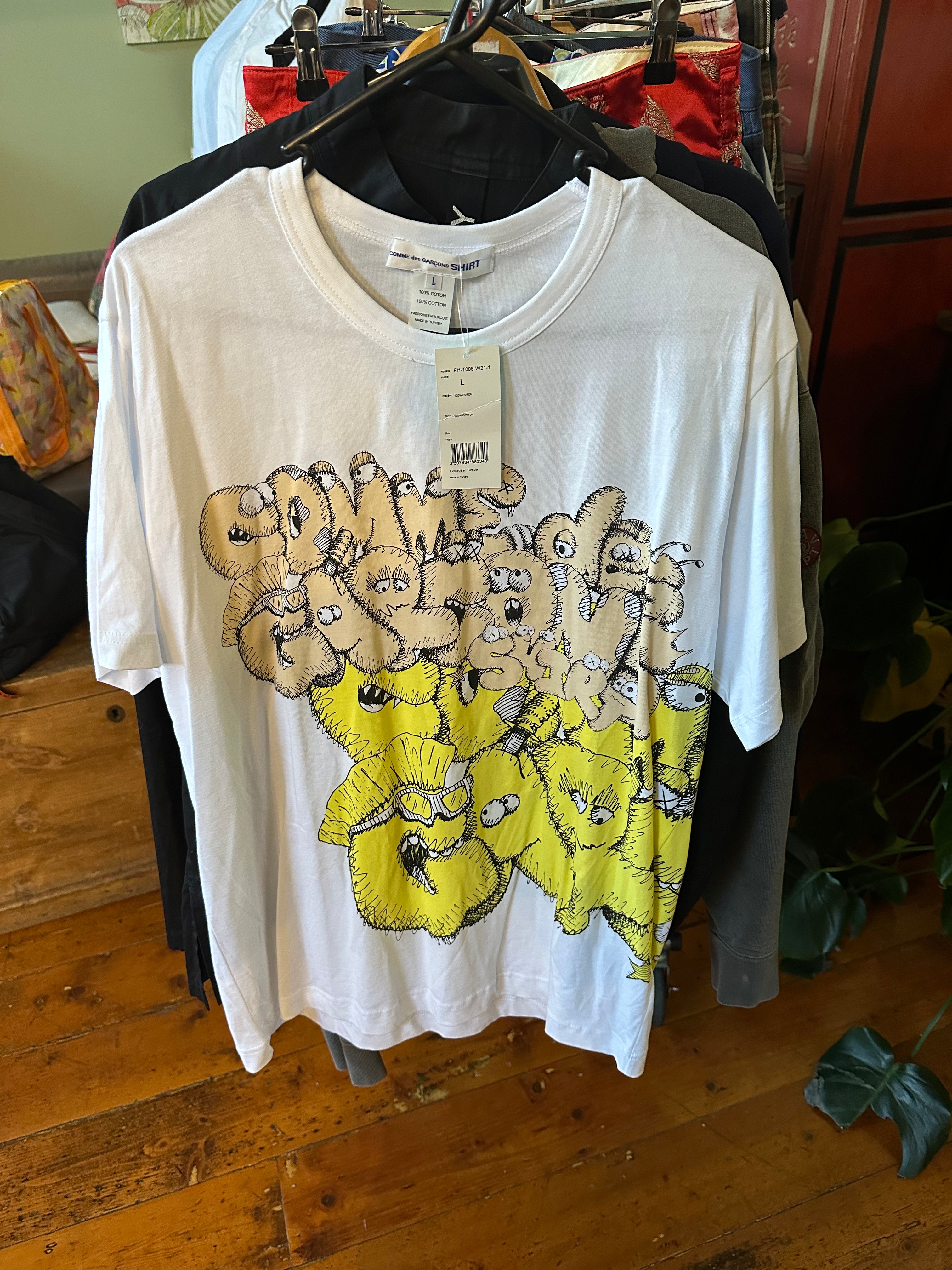 Comme Des Garcons SHIRT x KAWS T-Shirt White (Size L)