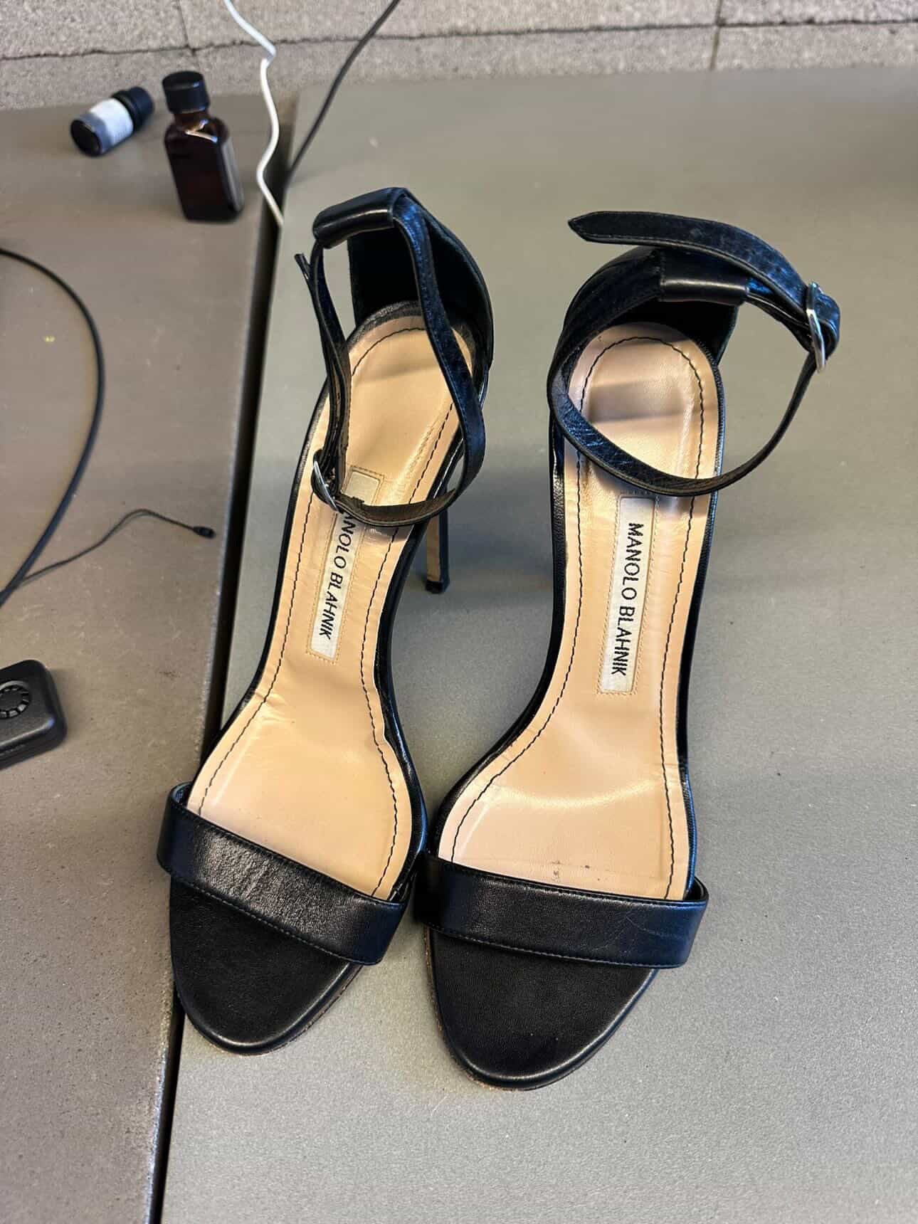 Manolo Blahnik Heels Black (Size EU38)