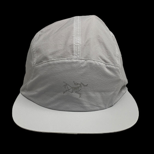 Arc’teryx Norvan Hat Silver (Size L-XL)