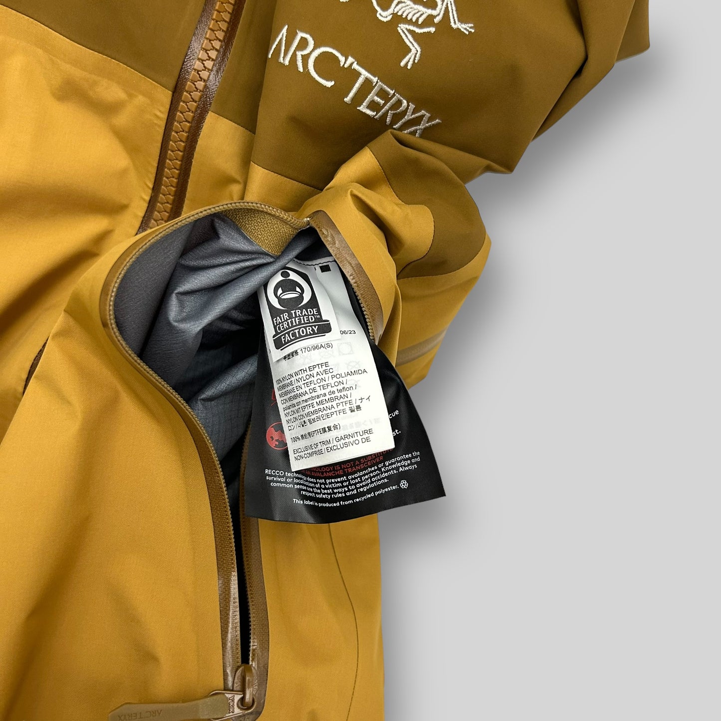 Arc'teryx Beta AR  Goretex Jacket in ‘Yukon’ (Brown) (Size M)