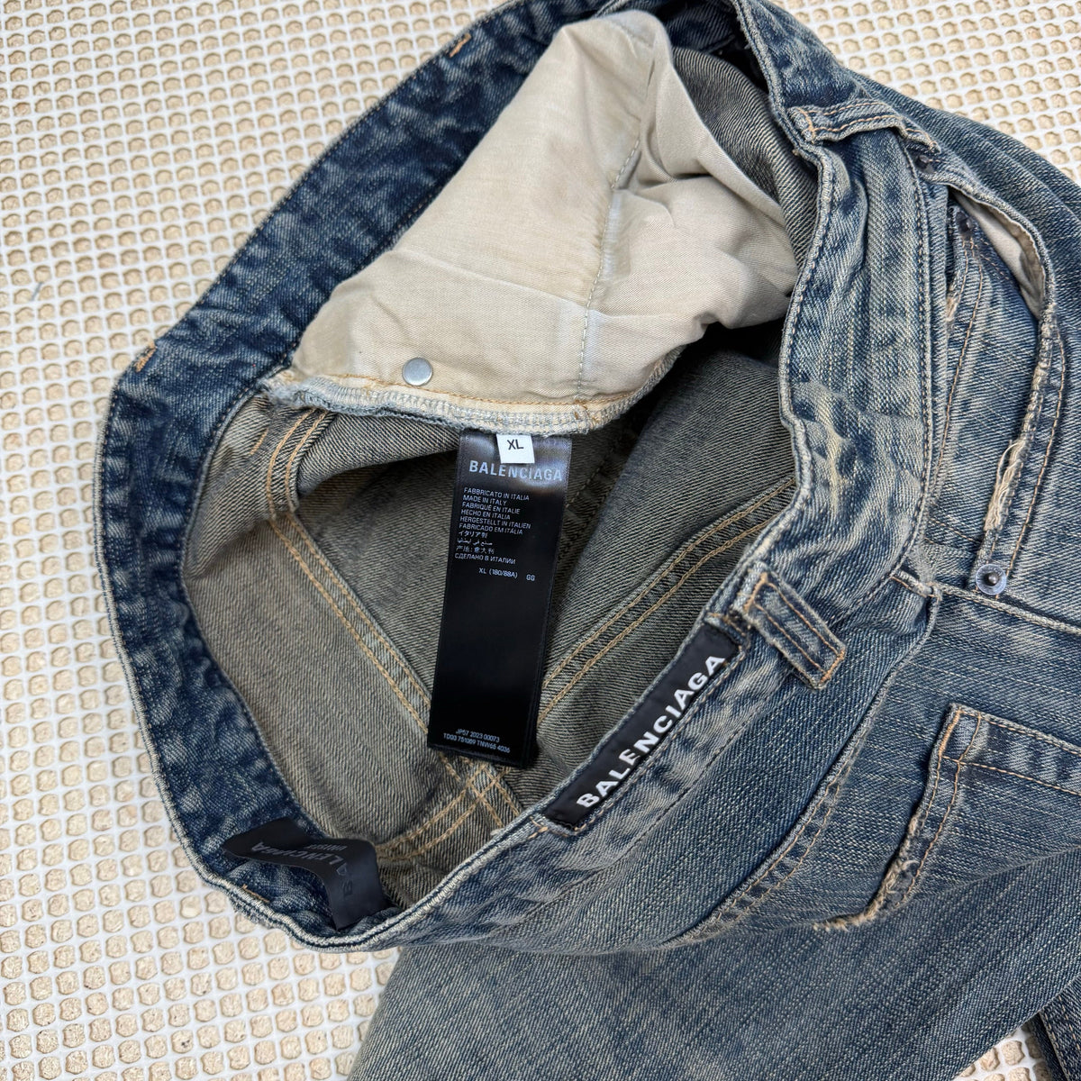 Balenciaga FW23 Bootcut
Flared Dirt Wash Denim Jeans Blue (Size XL)