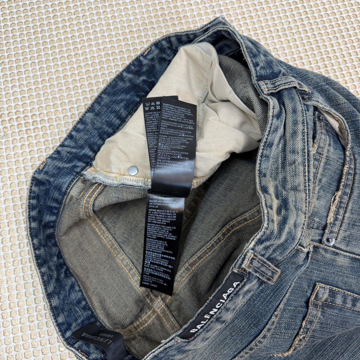 Balenciaga FW23 Bootcut
Flared Dirt Wash Denim Jeans Blue (Size XL)