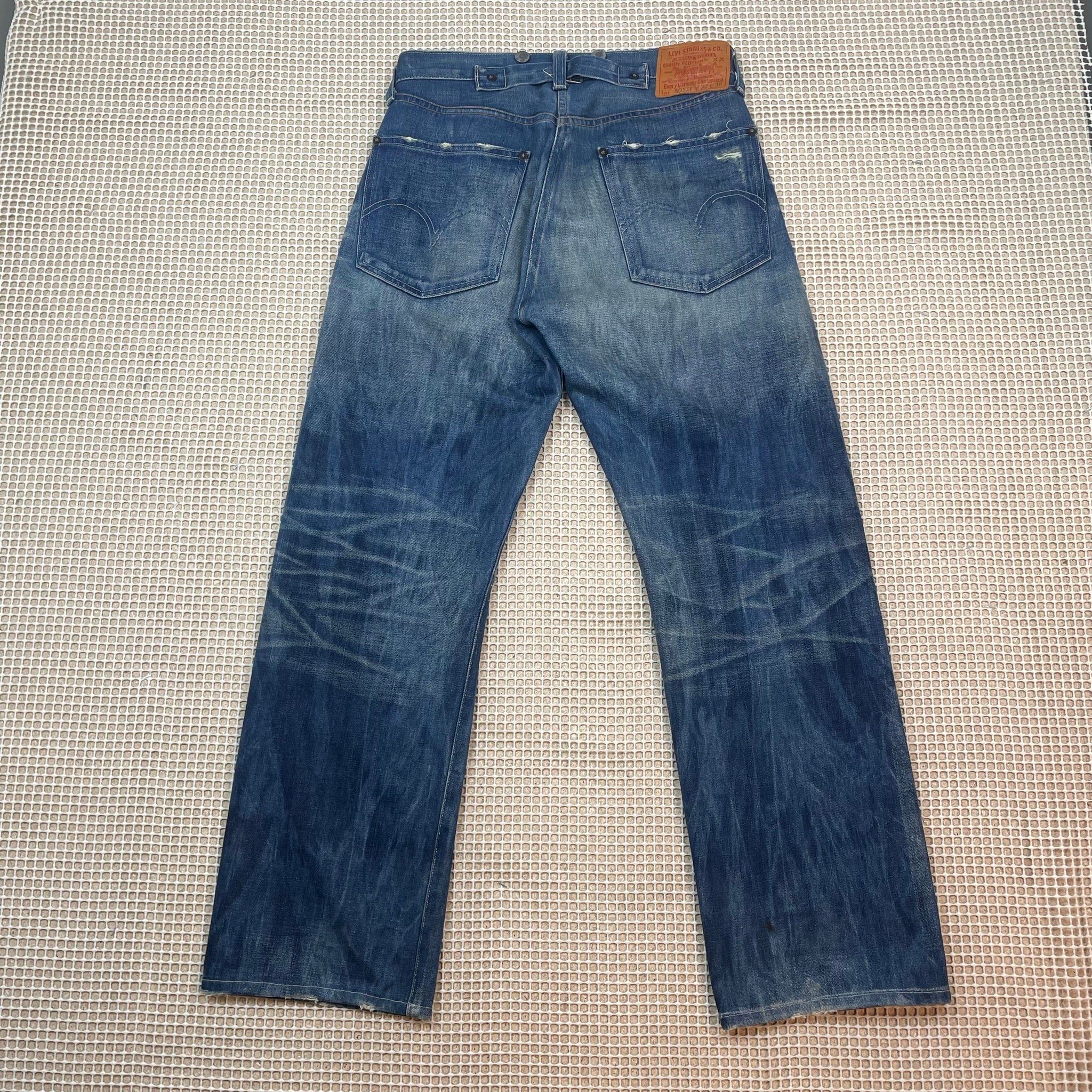 levi strauss & co 501XX Distressed Jeans Blue (Size 32)