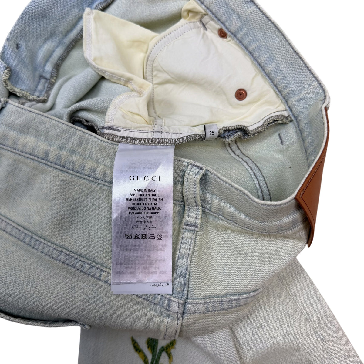 Gucci Light Wash Embroidered Jeans Green (Size 25”)