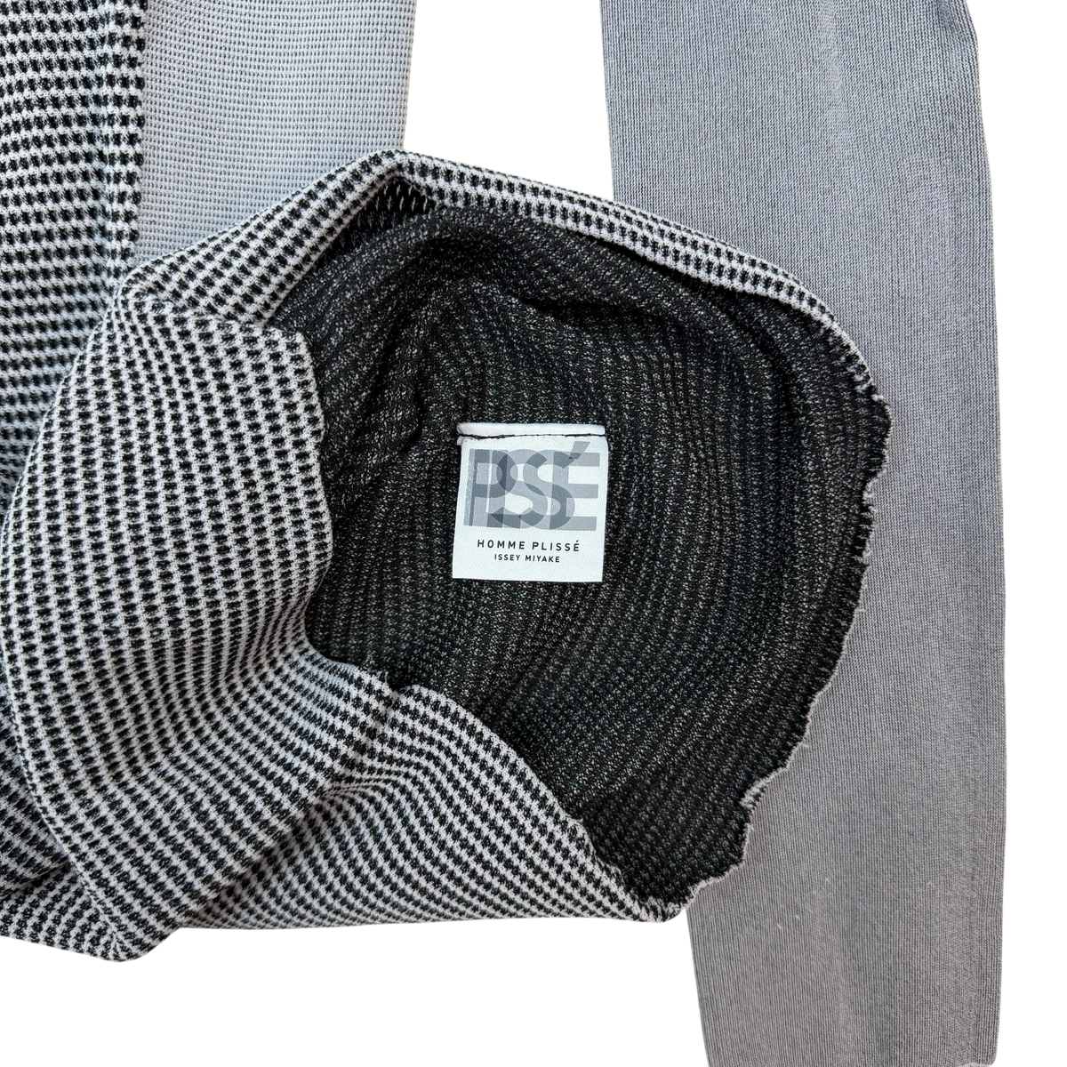 Issey Miyake Homme Plissé Turtleneck Graphic Knit Top Grey (As Is) (One Size)