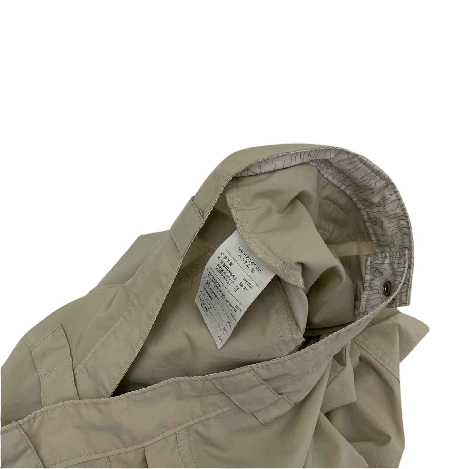 Nike ACG 2000s Cargo Shorts Beige (Size 32”)