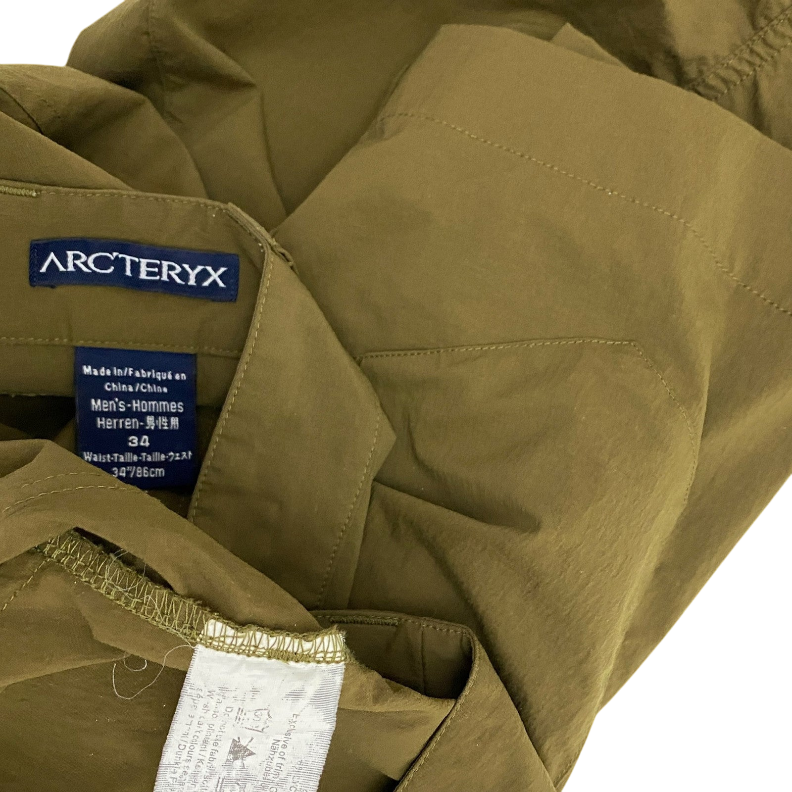 Arc’teryx 2000s Cargo Shorts Brown-Green (Size 34”)
