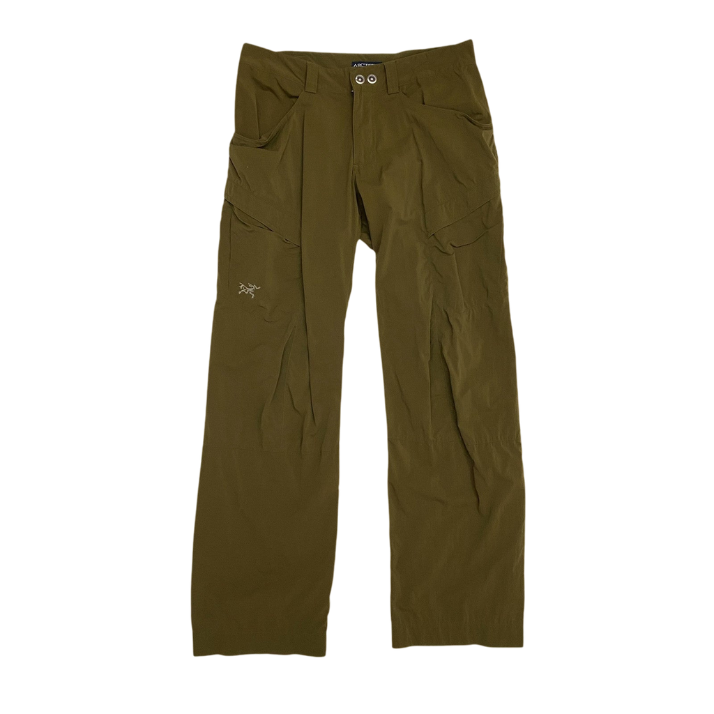 Arc’teryx 2000s Cargo Pants Army Green (Size 32")