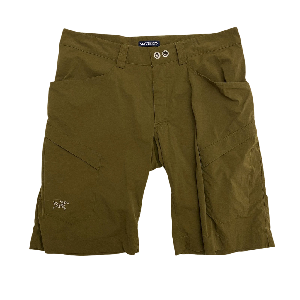 Arc’teryx 2000s Cargo Shorts Brown-Green (Size 34”)