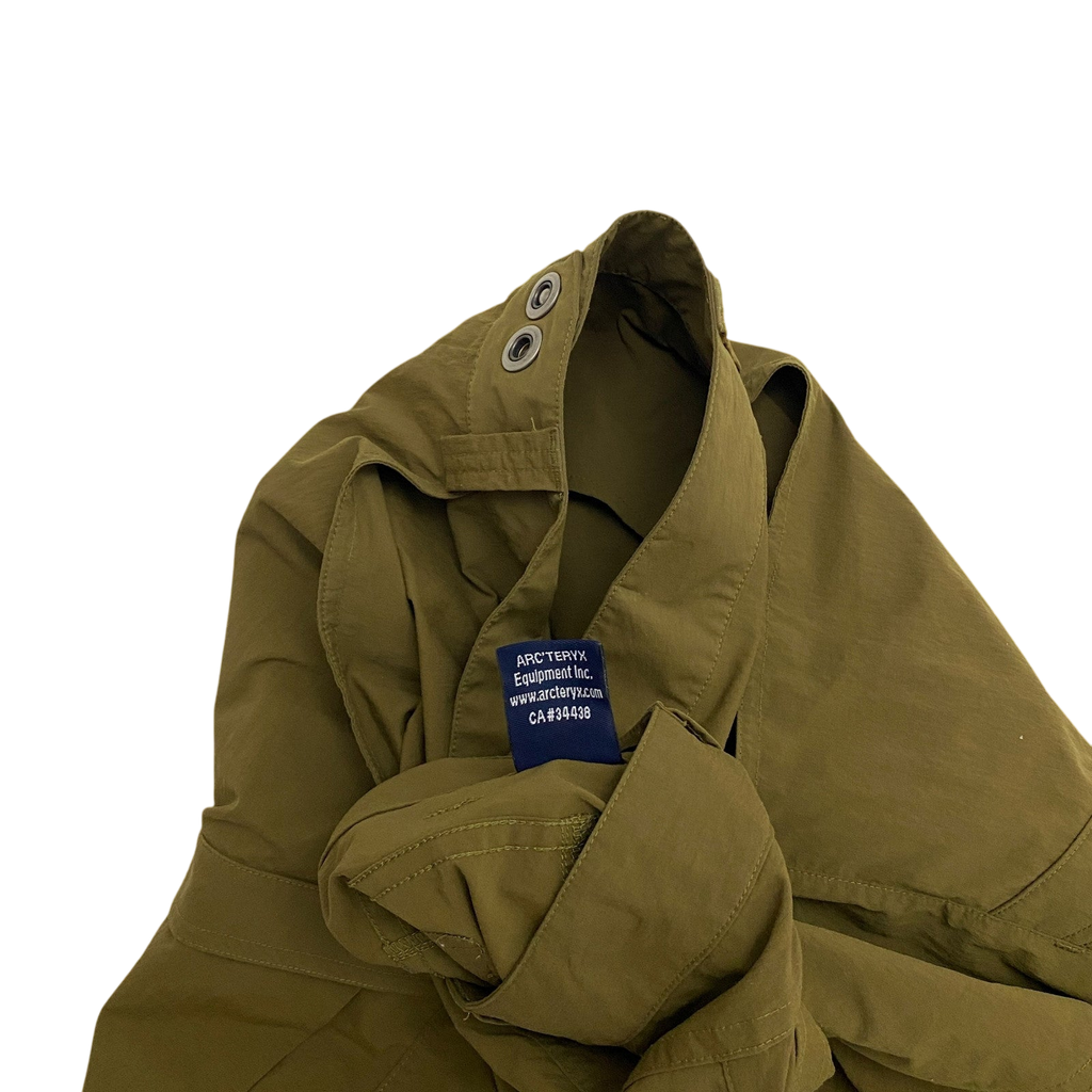 Arc’teryx 2000s Cargo Shorts Brown-Green (Size 34”)