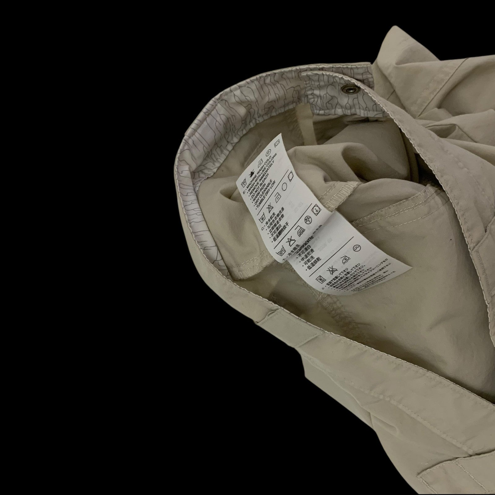 Nike ACG 2000s Cargo Shorts Beige (Size 32”)
