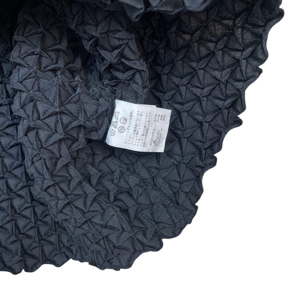 Zenno Archive Issey Miyake SS15 black steam stretch pleated 3D sculptural top with interior care label