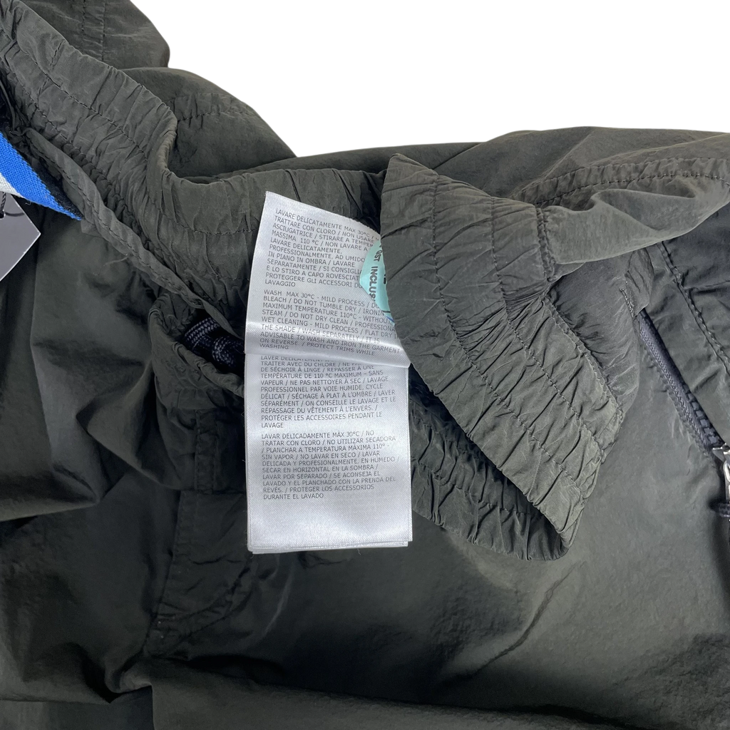 Zenno Archive Moncler 1952 dark green nylon pants care label and elastic waistband detail